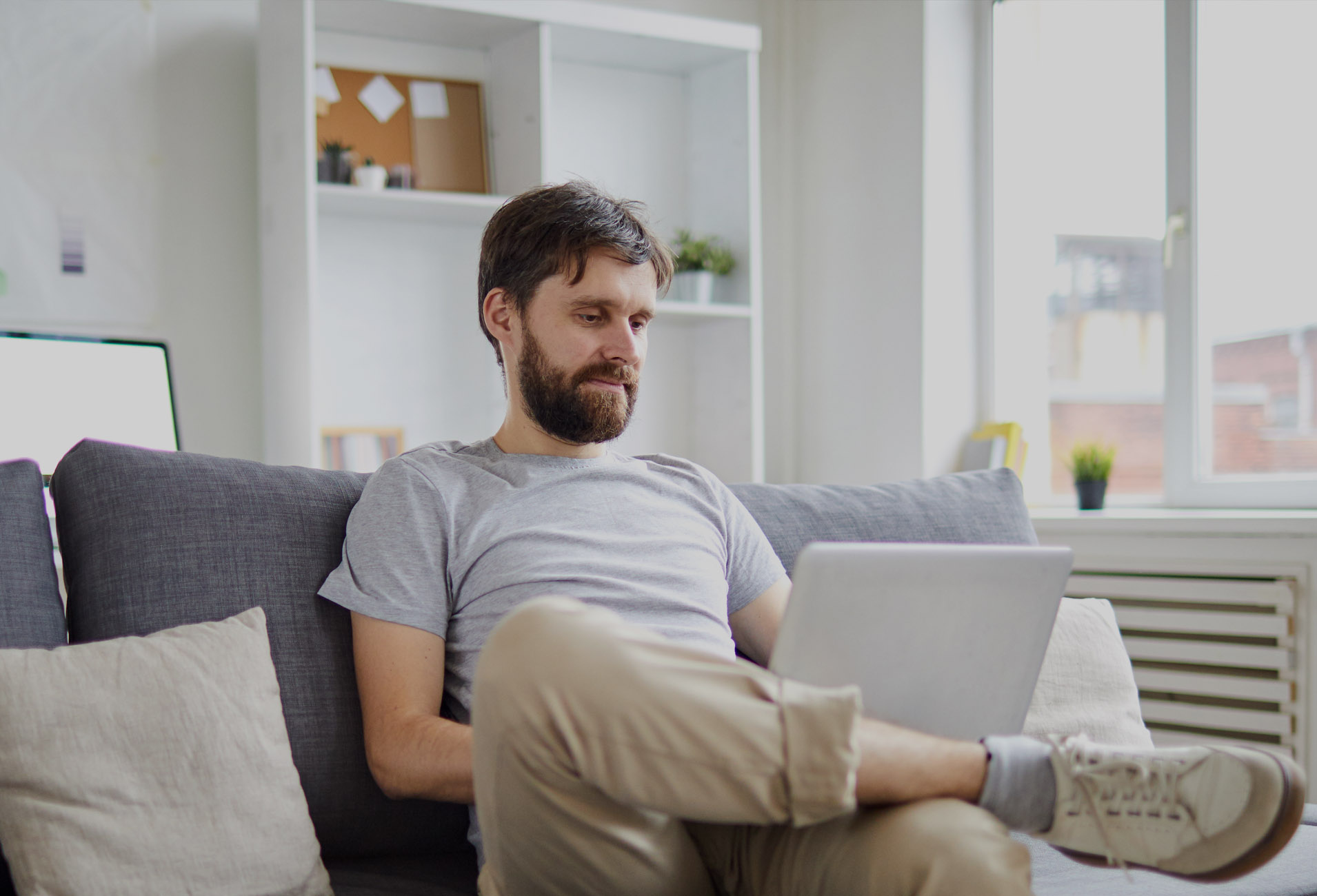 An advertising campaign specialist